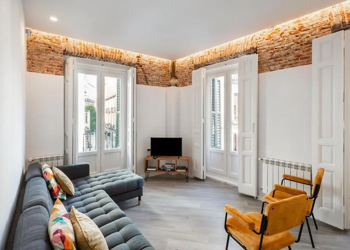 4 Bedrooms 3 Bathrooms Furnished - Sol - Bright & Fully Equipped - Mintystay