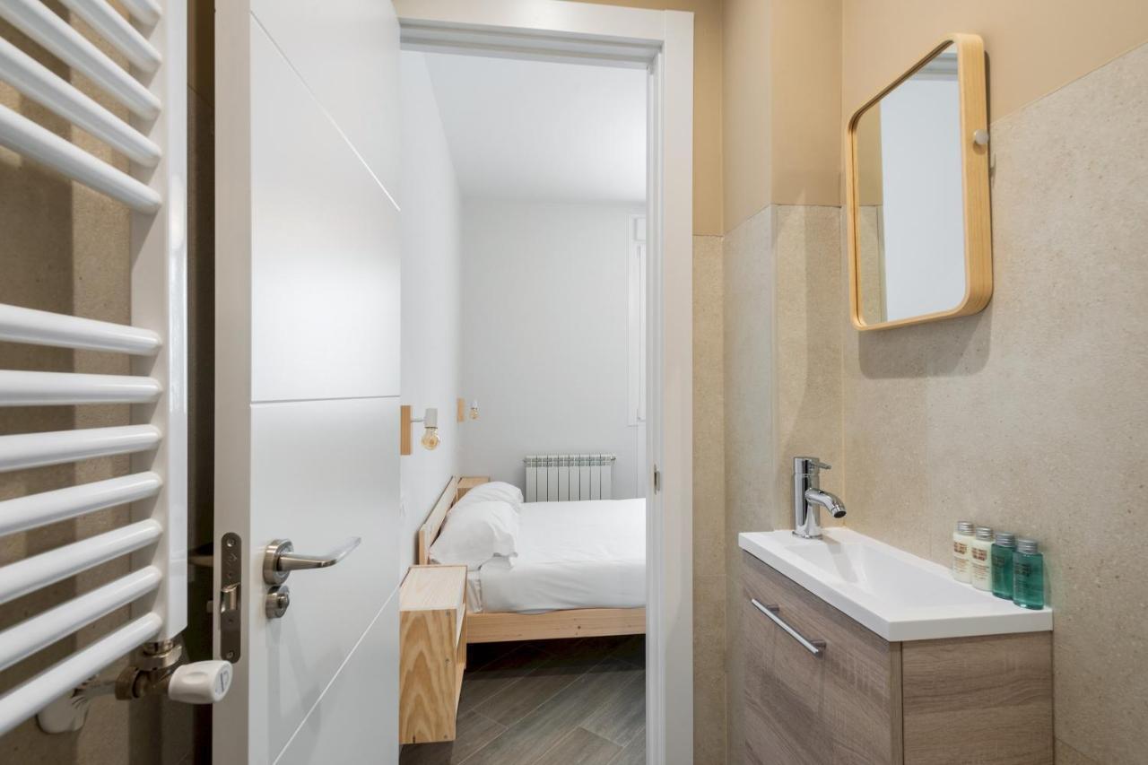 4 Bedrooms 3 Bathrooms Furnished - Sol - Bright & Fully Equipped - Mintystay Apartamento Madrid