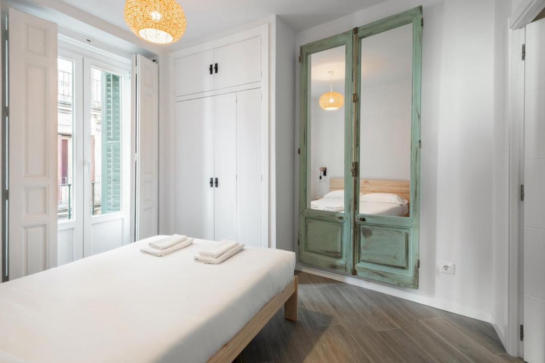 4 Bedrooms 3 Bathrooms Furnished - Sol - Bright & Fully Equipped - Mintystay Apartamento Madrid